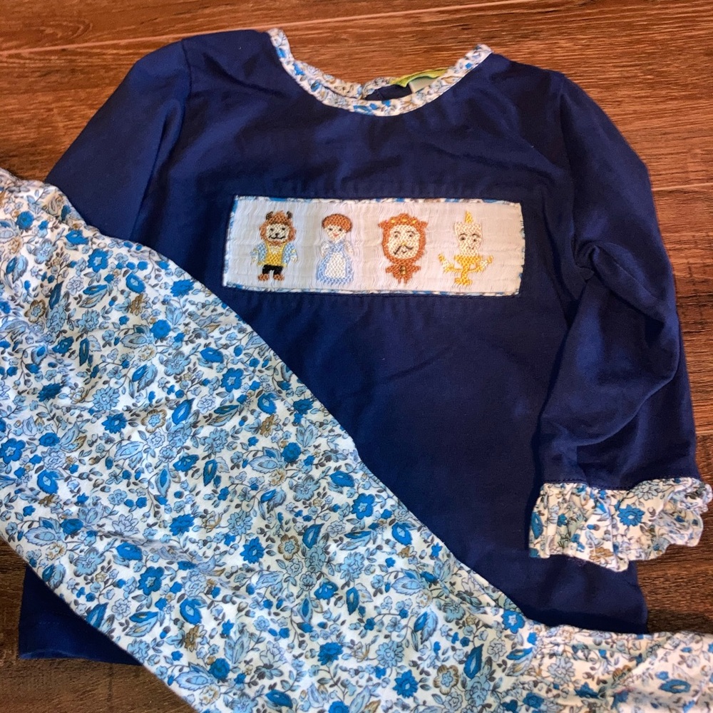 Sweet LaRose beauty and the beast pant outfit.